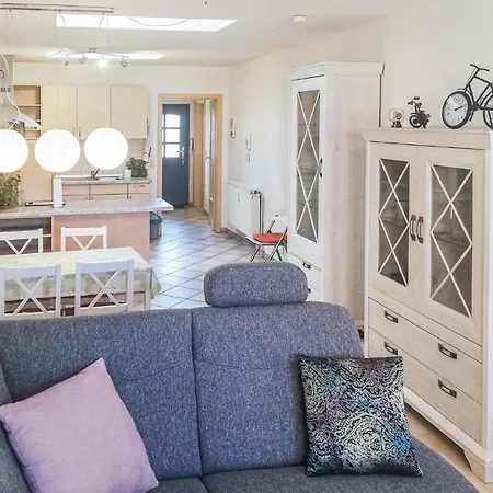 1 Bedroom Awesome In Apartment