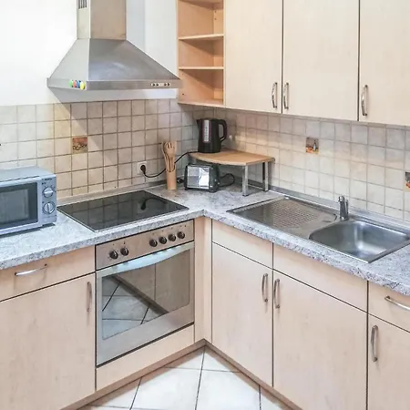 1 Bedroom Awesome In *
